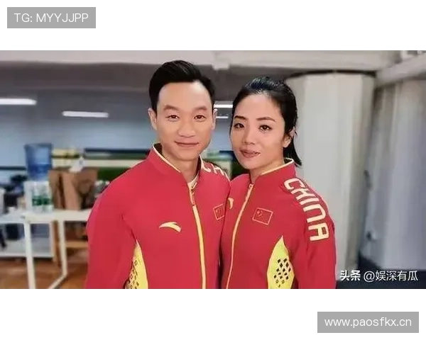 杨威领奖台上像王者，翻到他躺沙发吃外卖的那张图我真的愣住了