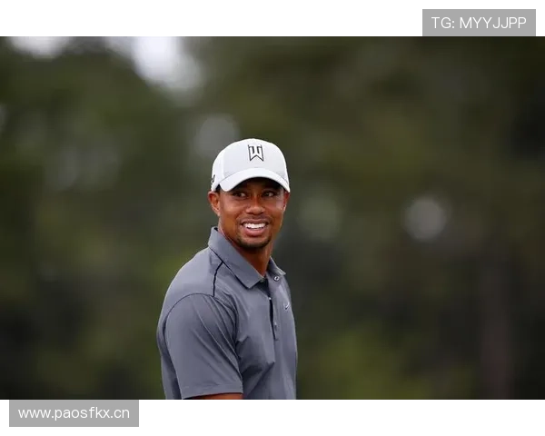 泰格·伍兹赛后直接走进私人停机坪，我刷到这画面就想把银行卡藏起来